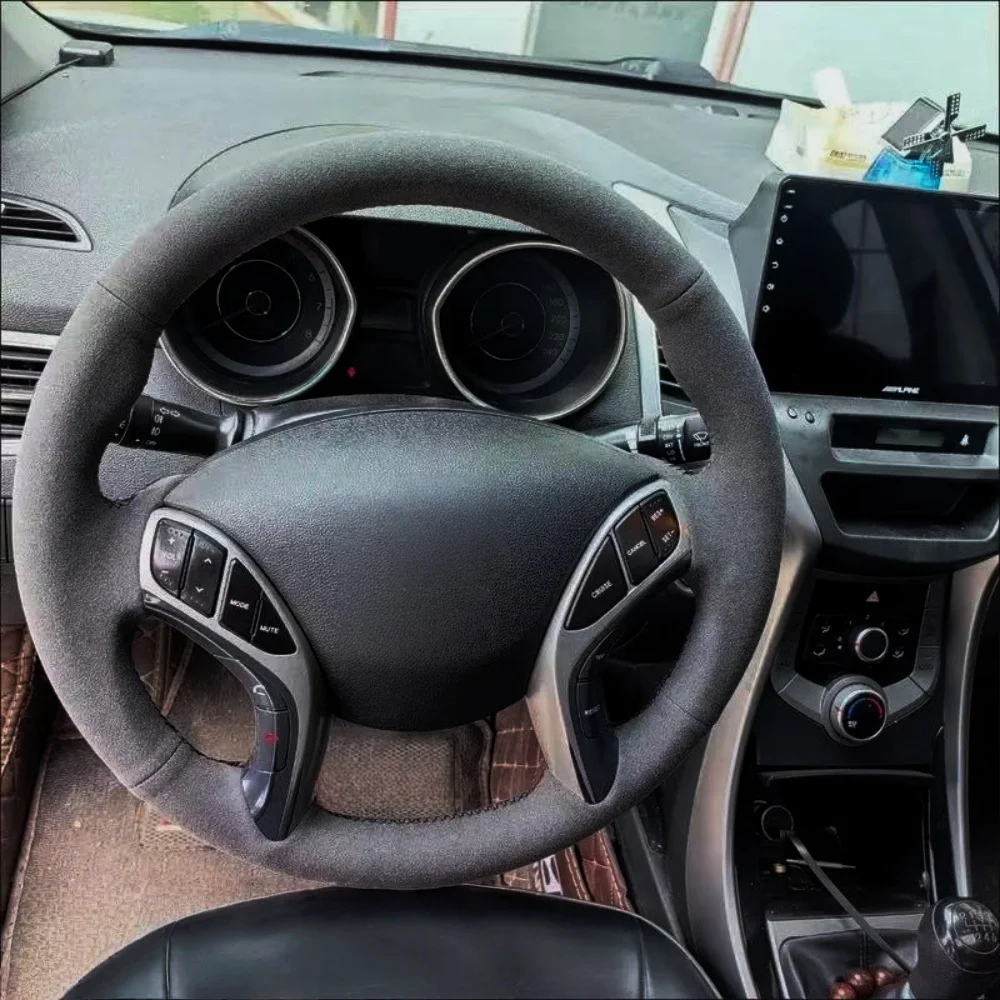 Чехол на руль автомобиля из замши для Hyundai Elantra 2011-2016 Avante i30 2012 2013-2016, чехол на руль
Чехол на руль автомобиля из замши для Hyundai Elantra 2011-2016 Avante i30 2012 2013-2016, чехол на руль