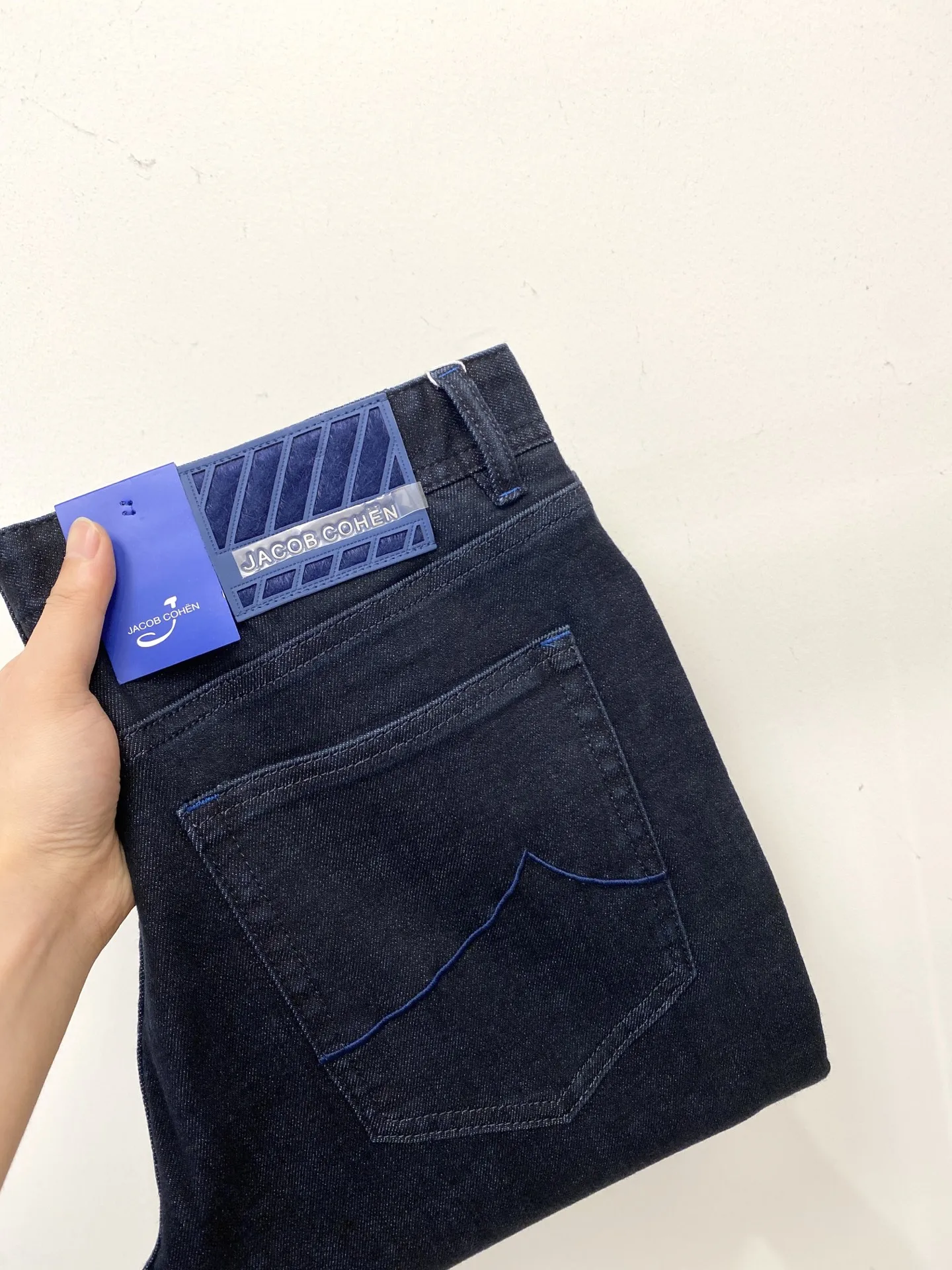 Мужские джинсы BLLIYOSS 2025 F/W, новые удобные повседневные эластичные высококачественные прямые длинные брюки, кожаная этикетка, большой размер 29-42 
Мужские джинсы BLLIYOSS 2025 F/W, новые удобные повседневные эластичные высококачественные прямые длинные брюки, кожаная этикетка, большой размер 29-42