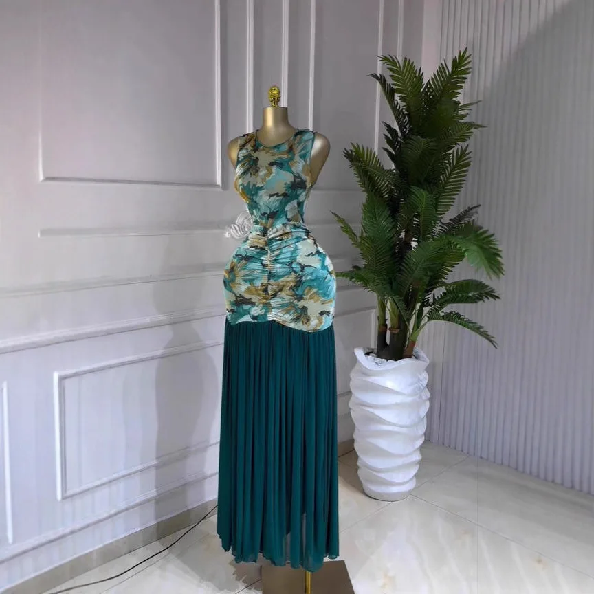 Женское модное платье 2026 года, новый стиль, элегантное, с принтом тай-дай, круглым вырезом, лоскутное, без рукавов, длинное, платье-роба, женское
Женское модное платье 2026 года, новый стиль, элегантное, с принтом тай-дай, круглым вырезом, лоскутное, без рукавов, длинное, платье-роба, женское