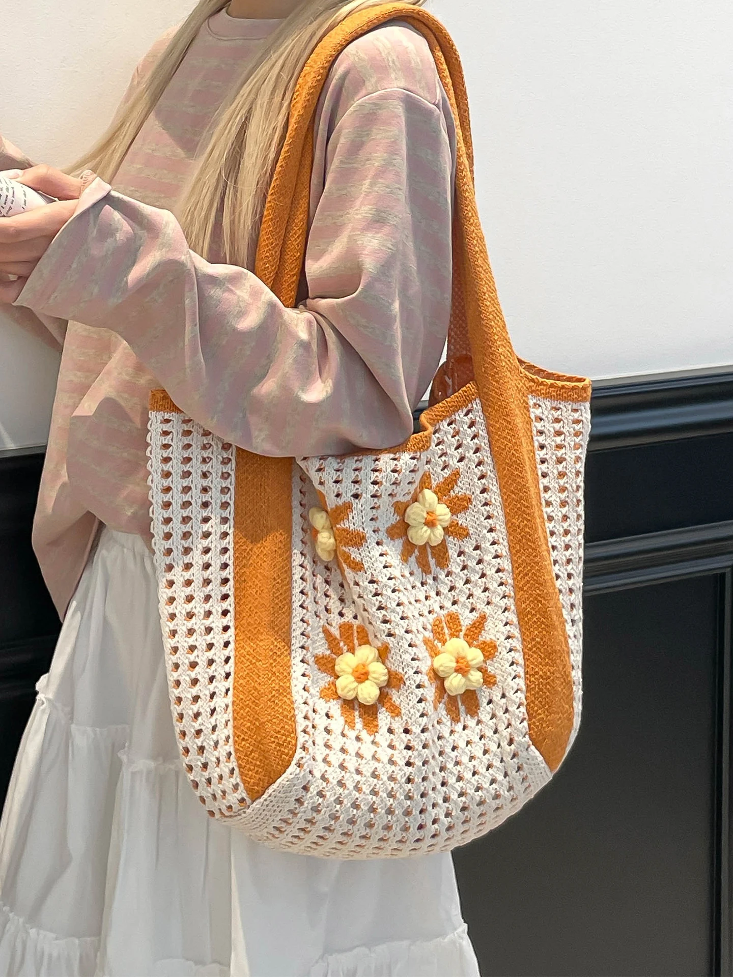 Casual Knitted Large Capacity Shoulder Bag for Women Travel Commuting Tote Bag Spring Summer Lightweight ILINX Brand Handbag
Casual Knitted Large Capacity Shoulder Bag for Women Travel Commuting Tote Bag Spring Summer Lightweight ILINX Brand Handbag