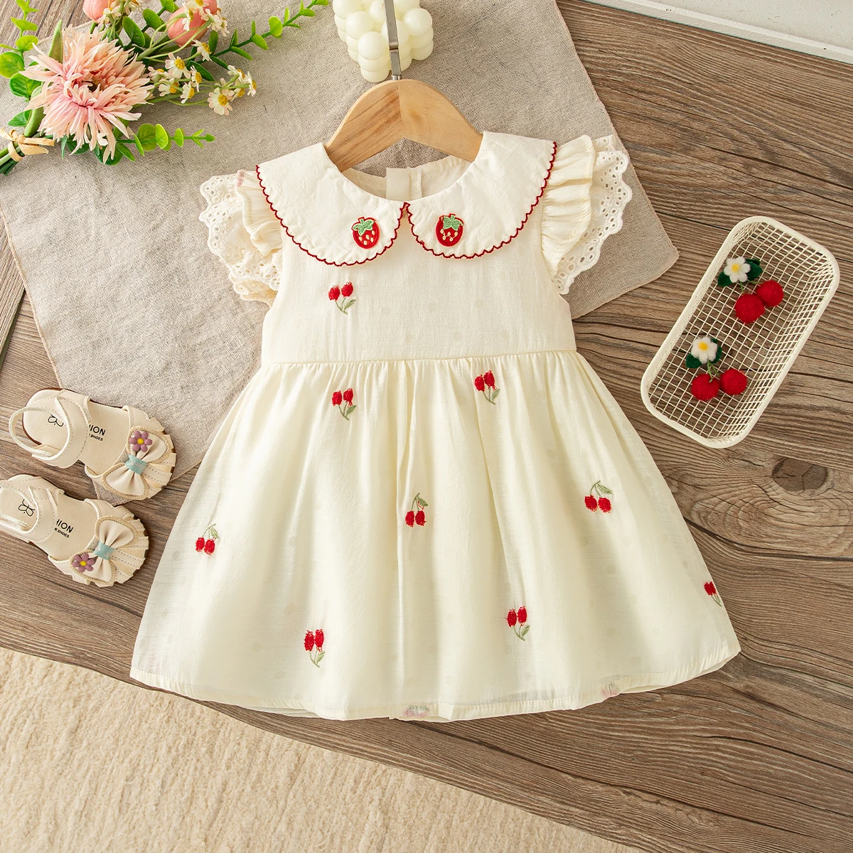 Summer New Cute Strawberry Collar Baby Girl Dress Red Cherry Children'S Sleeveless Clothes (9 Months -4 Years Old)
Summer New Cute Strawberry Collar Baby Girl Dress Red Cherry Children'S Sleeveless Clothes (9 Months -4 Years Old)