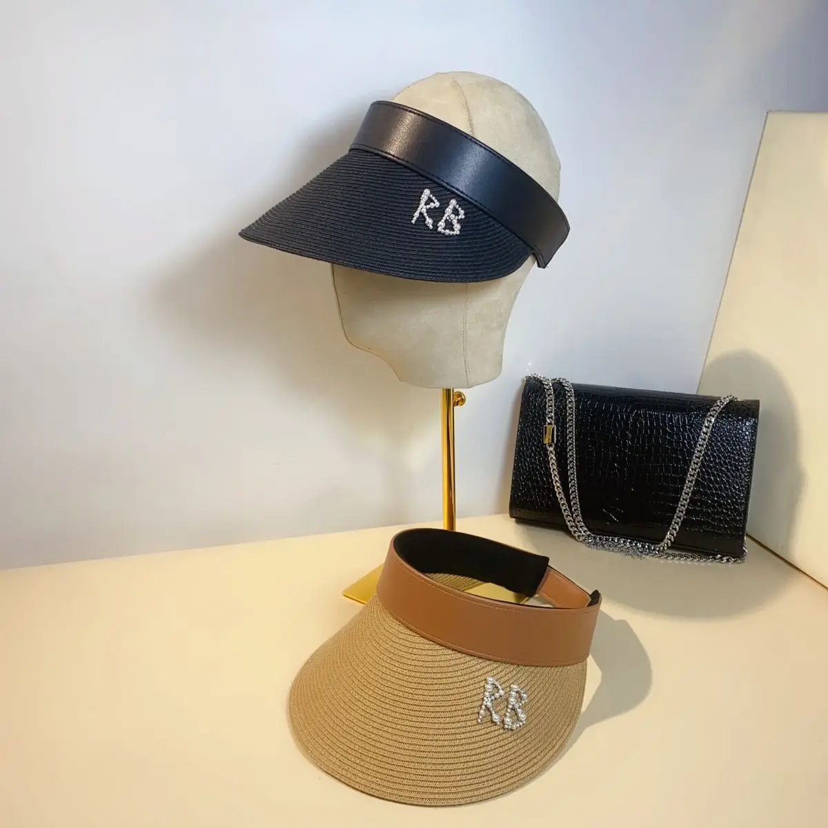 Summer women's sun hat Fashion fur splicing pearl XRB empty top hat Sunscreen Sun hat breathable Japanese grass beach hat
Summer women's sun hat Fashion fur splicing pearl XRB empty top hat Sunscreen Sun hat breathable Japanese grass beach hat