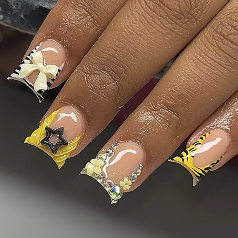 Zebra Stripes Yellow White French Nail Art Shiny Rhinestone Flower Star Fake Nail Detachable Finished False Nails Press on Nails
Zebra Stripes Yellow White French Nail Art Shiny Rhinestone Flower Star Fake Nail Detachable Finished False Nails Press on Nails