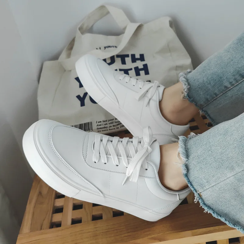 Male New Leather Student Sports Versatile Board Shoes Little White Shoes Comfortable Sneakers Lightweight Walking Shoes for Men
Male New Leather Student Sports Versatile Board Shoes Little White Shoes Comfortable Sneakers Lightweight Walking Shoes for Men