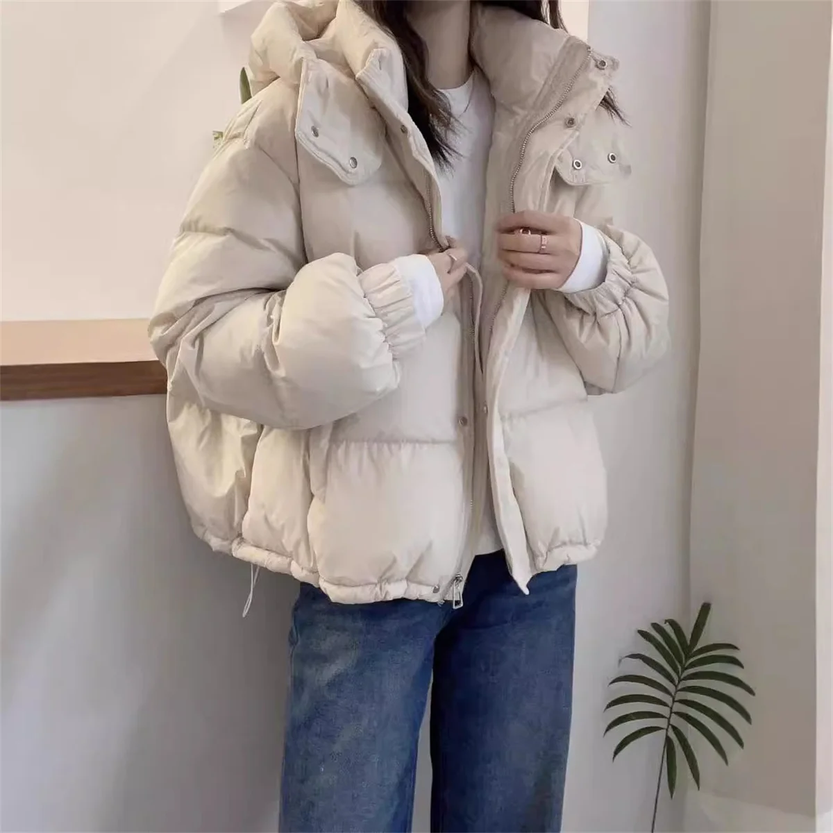 Women's Korean Warm Parkas Hooded Winter Oversize Coat Thick Loose Puffer Jacket Female Long Sleeve Solid New Fashion Zipper
Women's Korean Warm Parkas Hooded Winter Oversize Coat Thick Loose Puffer Jacket Female Long Sleeve Solid New Fashion Zipper