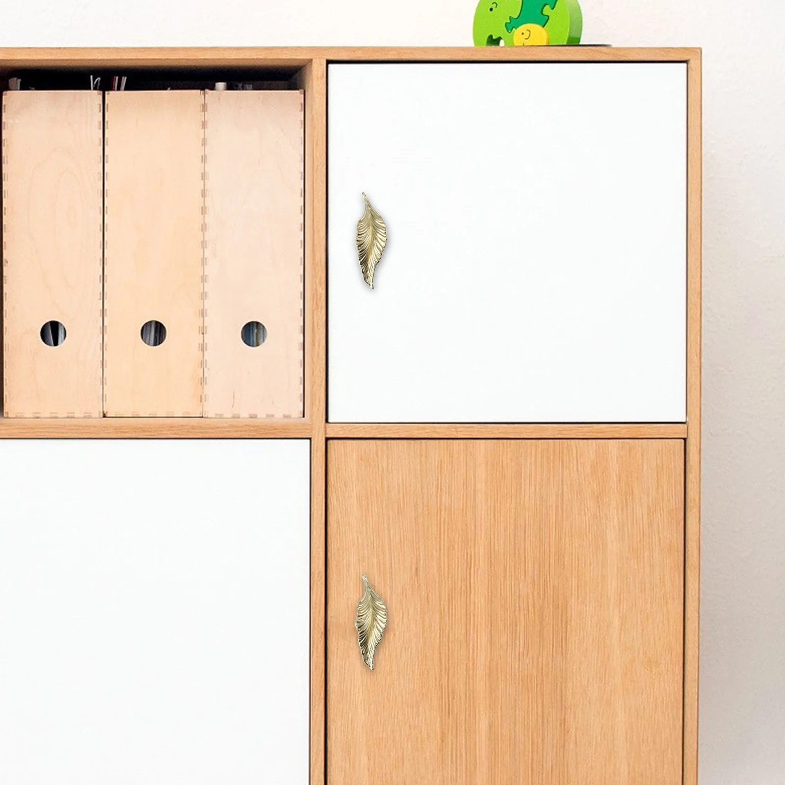 2Pcs Creative Leaf Shape Zinc Alloy Drawer Handle Retro Style Pull Ring for Cabinet Drawer Door Wardrobe Furniture Accessories
2Pcs Creative Leaf Shape Zinc Alloy Drawer Handle Retro Style Pull Ring for Cabinet Drawer Door Wardrobe Furniture Accessories