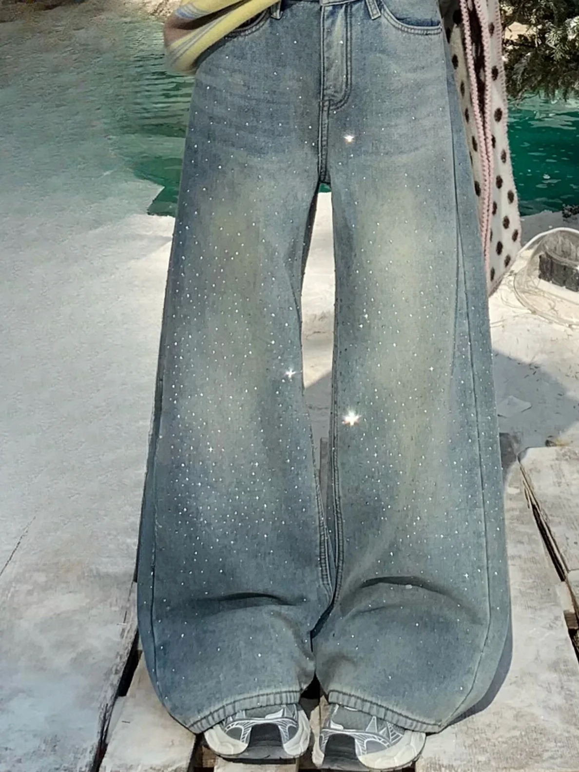 Весна 2026, женские повседневные широкие джинсы с высокой талией длиной до пола, прямой вырез iny Diamond Embellied, светло-голубая джинсовая ткань
Весна 2026, женские повседневные широкие джинсы с высокой талией длиной до пола, прямой вырез iny Diamond Embellied, светло-голубая джинсовая ткань