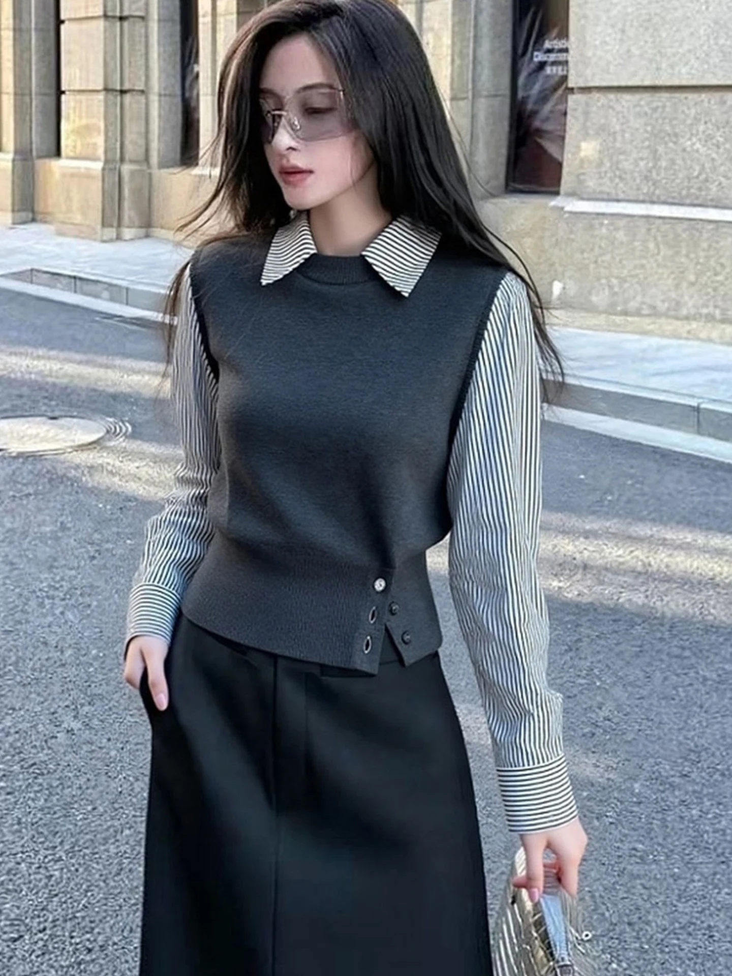 Unique Stripe Knit Long Sleeve Sweater Unique Ageless Base Layer Top French Style Loose Fit Fake Two-Piece Autumn Winter
Unique Stripe Knit Long Sleeve Sweater Unique Ageless Base Layer Top French Style Loose Fit Fake Two-Piece Autumn Winter