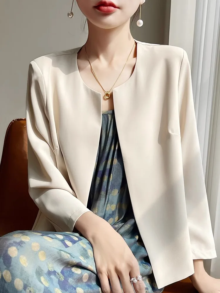 Весна 2026: Универсальный летний топ-жакет в стиле Хепберн с круглым вырезом, маленький размер, из ацетатной ткани, для повседневной носки, тонкий, с длинными рукавами.
Весна 2026: Универсальный летний топ-жакет в стиле Хепберн с круглым вырезом, маленький размер, из ацетатной ткани, для повседневной носки, тонкий, с длинными рукавами.