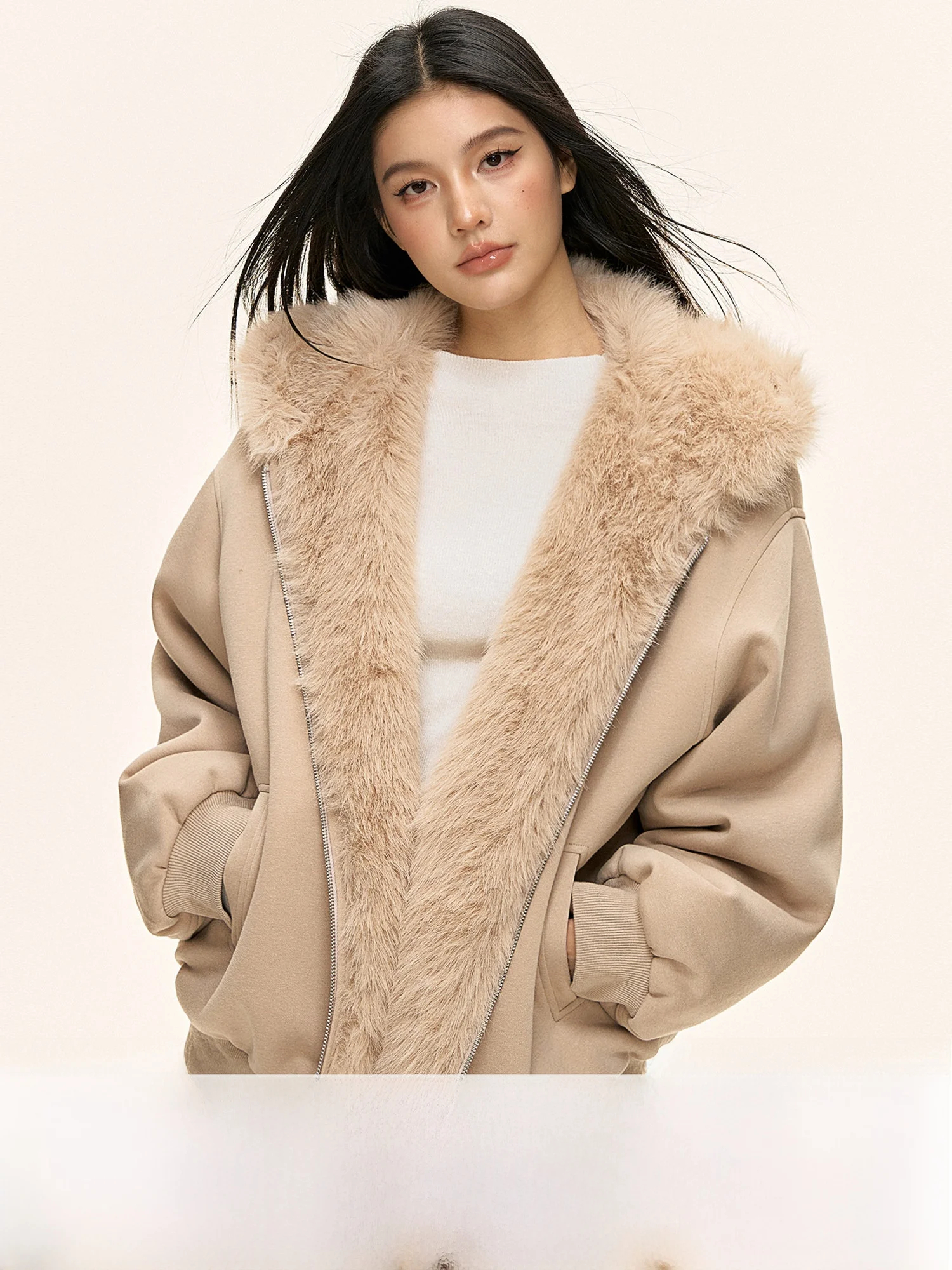 Женская двусторонняя эко-шуба 0PASSION: зимний кардиган с капюшоном, свободный крой, мягкий плюшевый пуховик
Женская двусторонняя эко-шуба 0PASSION: зимний кардиган с капюшоном, свободный крой, мягкий плюшевый пуховик