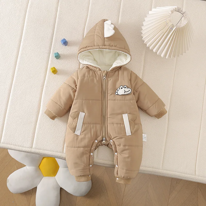 2026 Winter Infant Fur Lining Snowsuit Warm Baby Clothes Cartoon Crocodile Jumpsuit with Back Pocket Thick Romper
2026 Winter Infant Fur Lining Snowsuit Warm Baby Clothes Cartoon Crocodile Jumpsuit with Back Pocket Thick Romper