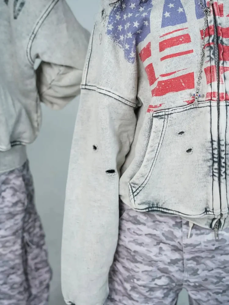 New high street ripped hole flag print hoodie, long sleeved cardigan pocket, men's and women's versatile clothing
New high street ripped hole flag print hoodie, long sleeved cardigan pocket, men's and women's versatile clothing