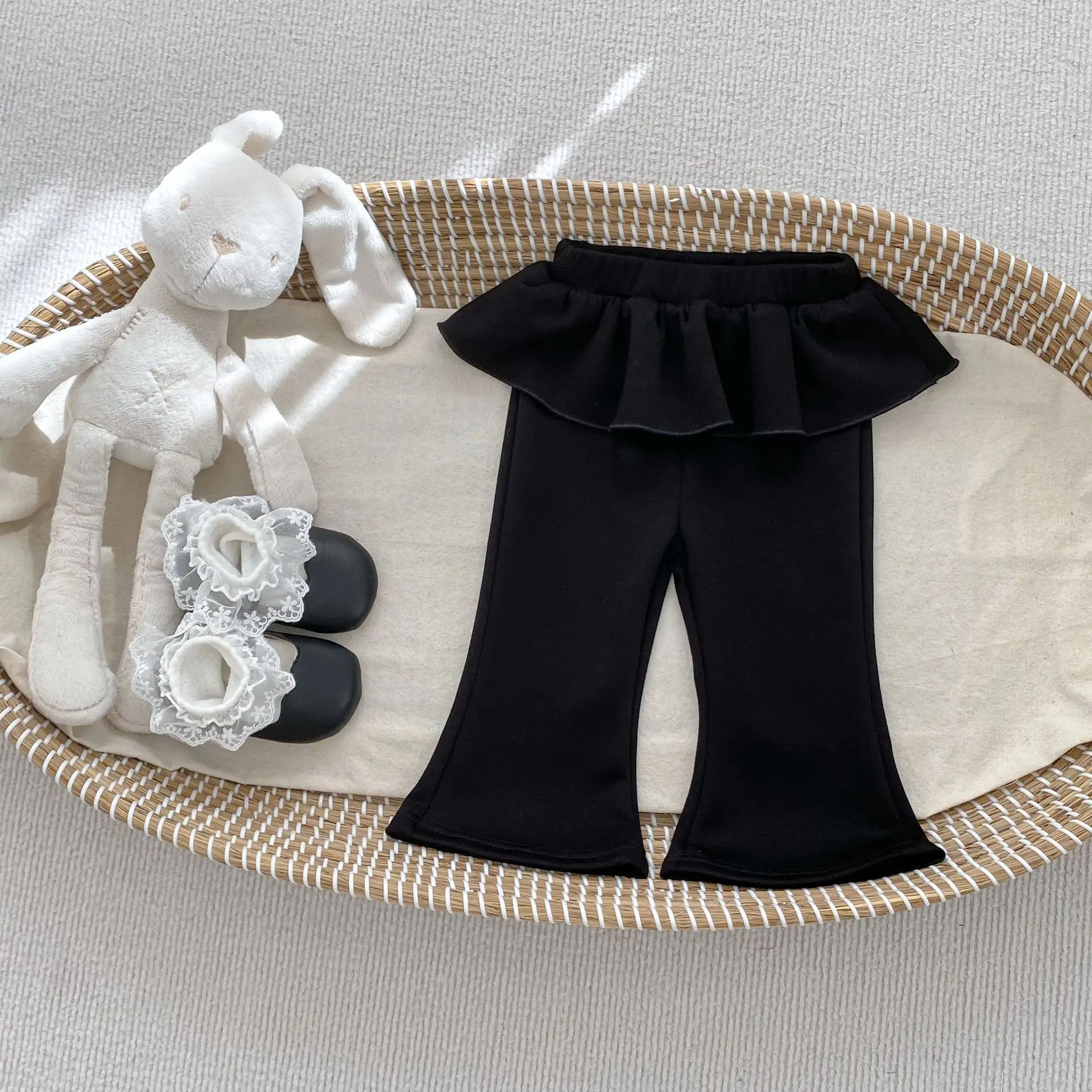 2026 Spring New Girls Flared Trousers Solid Cute Baby Girl Simple Trousers Cotton Children Casual Pants Fashion Kids Clothes
2026 Spring New Girls Flared Trousers Solid Cute Baby Girl Simple Trousers Cotton Children Casual Pants Fashion Kids Clothes