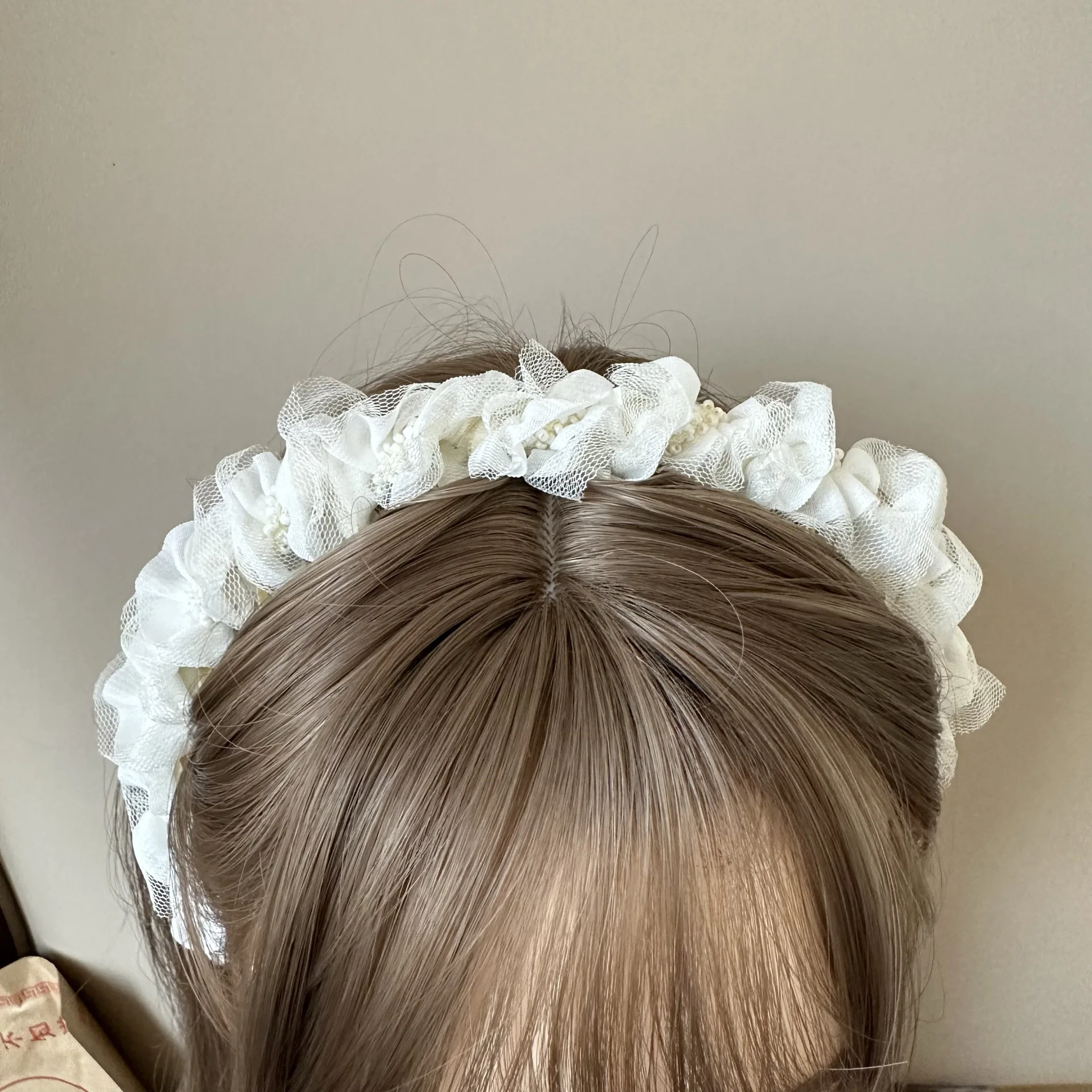 Mesh Beaded Headband High Crown Hair Hoop for Women Fairy Style Premium Non Slip Comfortable Daily Essential Hair Tools
Mesh Beaded Headband High Crown Hair Hoop for Women Fairy Style Premium Non Slip Comfortable Daily Essential Hair Tools