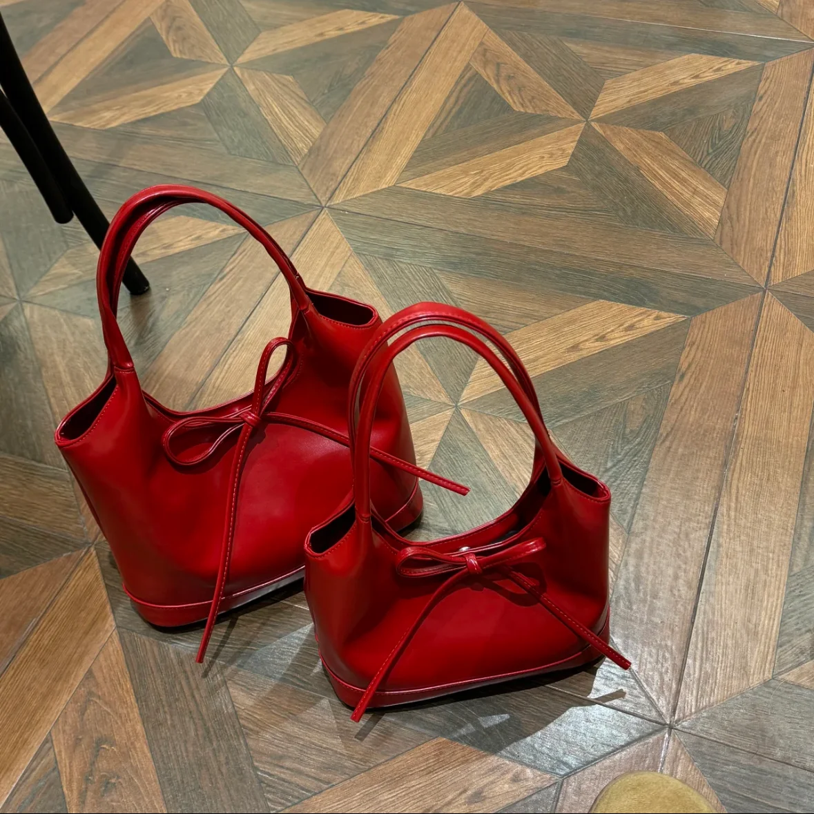Niche Designer Brand New Large-capacity Single Shoulder Bag for Women Bow Tote Bag Сумка Женская Hot Sale Free Shipping
Niche Designer Brand New Large-capacity Single Shoulder Bag for Women Bow Tote Bag Сумка Женская Hot Sale Free Shipping