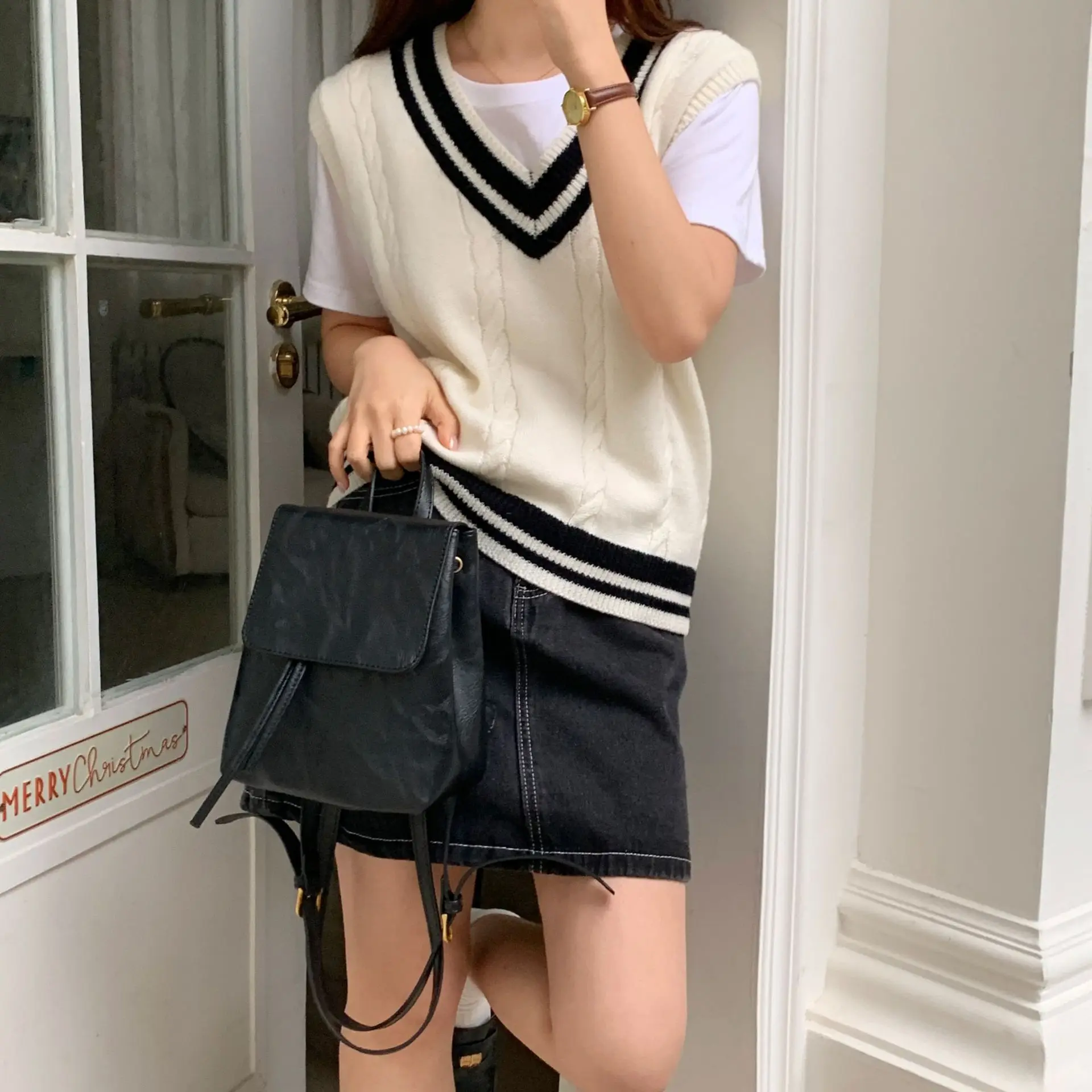 TRSYPHXM 2025 new Retro Fashion Girls' Backpack Korean Edition High Grade Student Classroom Small Backpack 2025
TRSYPHXM 2025 new Retro Fashion Girls' Backpack Korean Edition High Grade Student Classroom Small Backpack 2025
