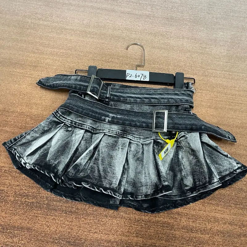 Y2K Acid Wash Denim Pleated Mini Skirt High Waist Side Buckle A-Line Skirt For Women
Y2K Acid Wash Denim Pleated Mini Skirt High Waist Side Buckle A-Line Skirt For Women