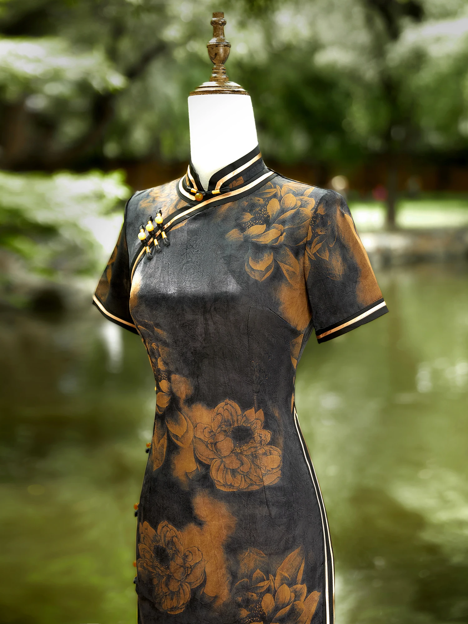 Bla Young Sle Long Qipao Dr Summer New Chinese Version for Mom Lotus Pattern Breathable Polyester Blend ort Sve
Bla Young Sle Long Qipao Dr Summer New Chinese Version for Mom Lotus Pattern Breathable Polyester Blend ort Sve