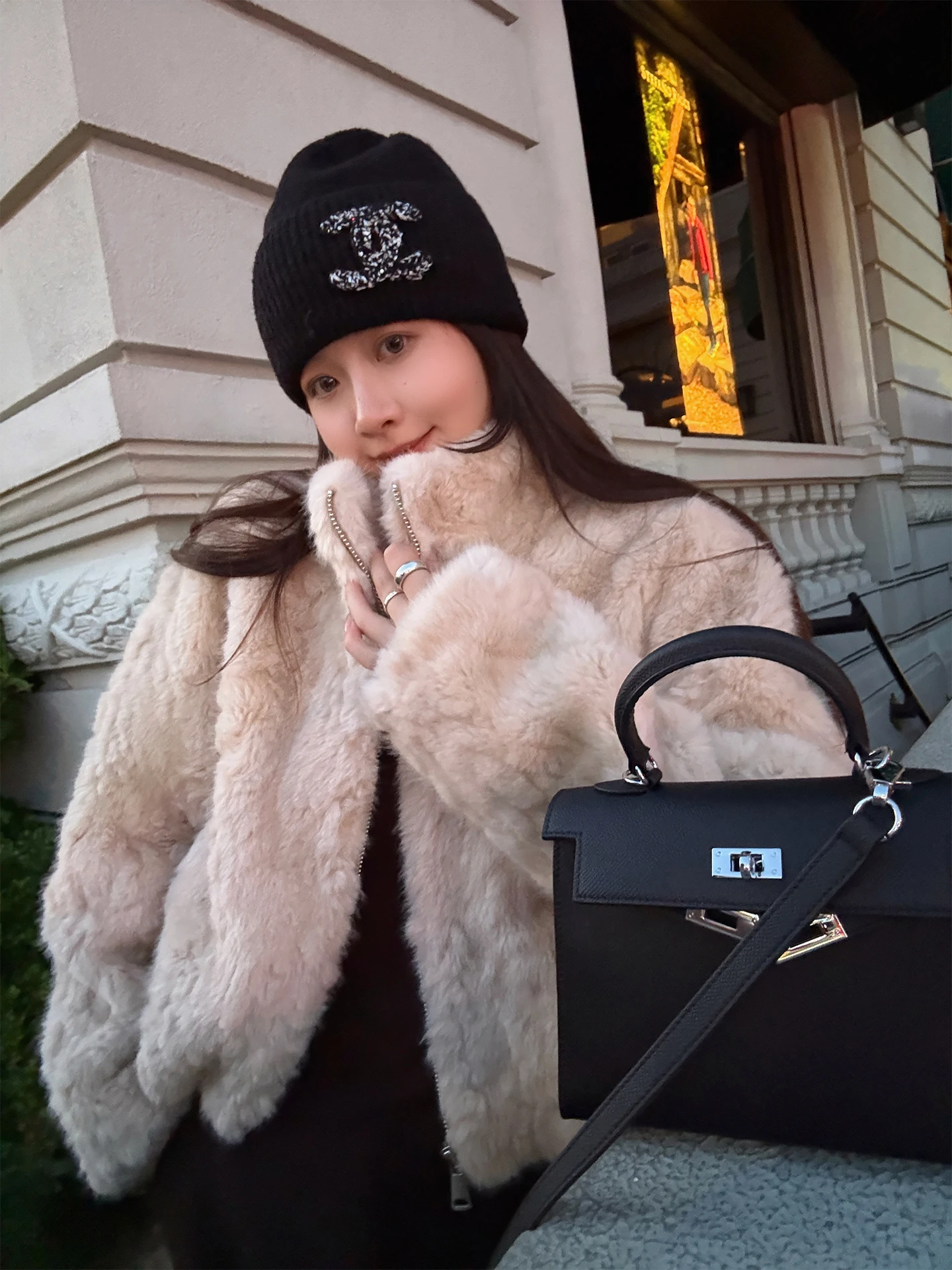 Модная экологичная куртка из искусственного меха с воротником-стойкой, цвет молочного чая, Here Yaya, коллекция 2025, зимняя, с длинными рукавами
Модная экологичная куртка из искусственного меха с воротником-стойкой, цвет молочного чая, Here Yaya, коллекция 2025, зимняя, с длинными рукавами