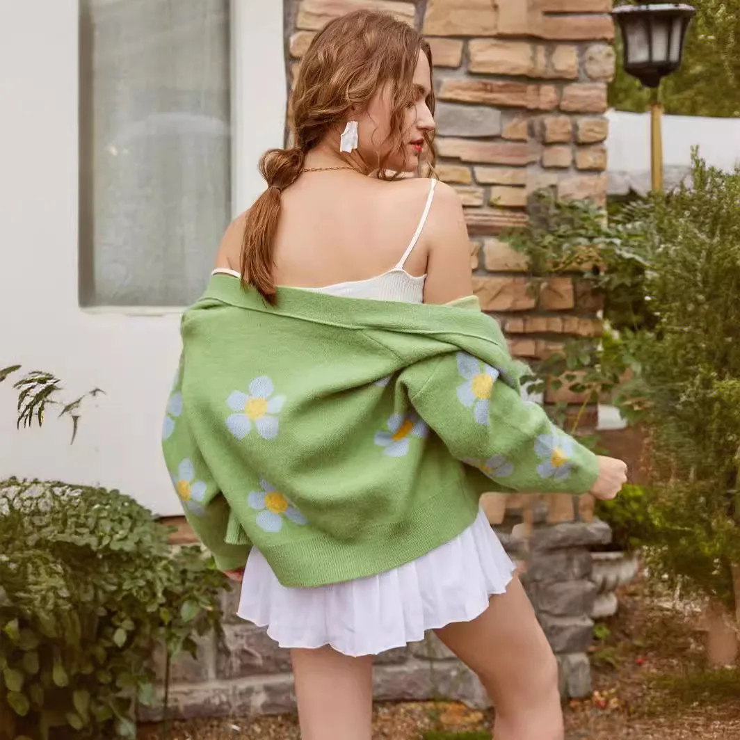 2025 Autumn And Winter New Casual Flower Pullovers Knitted Jacket Loose V-Neck Sweater Cardigan Women's Short Top
2025 Autumn And Winter New Casual Flower Pullovers Knitted Jacket Loose V-Neck Sweater Cardigan Women's Short Top