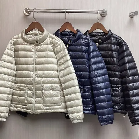 Women Lightweight Shiny Puffer Jacket Stand Collar Zip Up Short Down Coat Casual Outerwear With Pockets For Autumn Winter