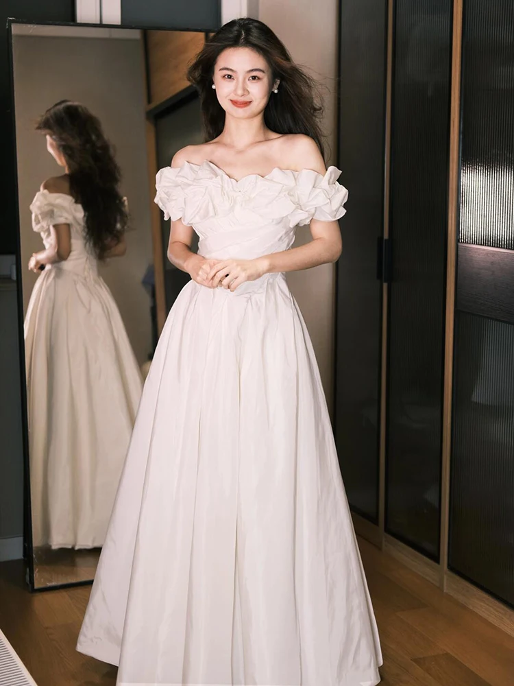 Шелковое атласное легкое свадебное платье на одно плечо для церемонии помолвки и регистрации, белое, простое, А-силуэт, длинное
Шелковое атласное легкое свадебное платье на одно плечо для церемонии помолвки и регистрации, белое, простое, А-силуэт, длинное