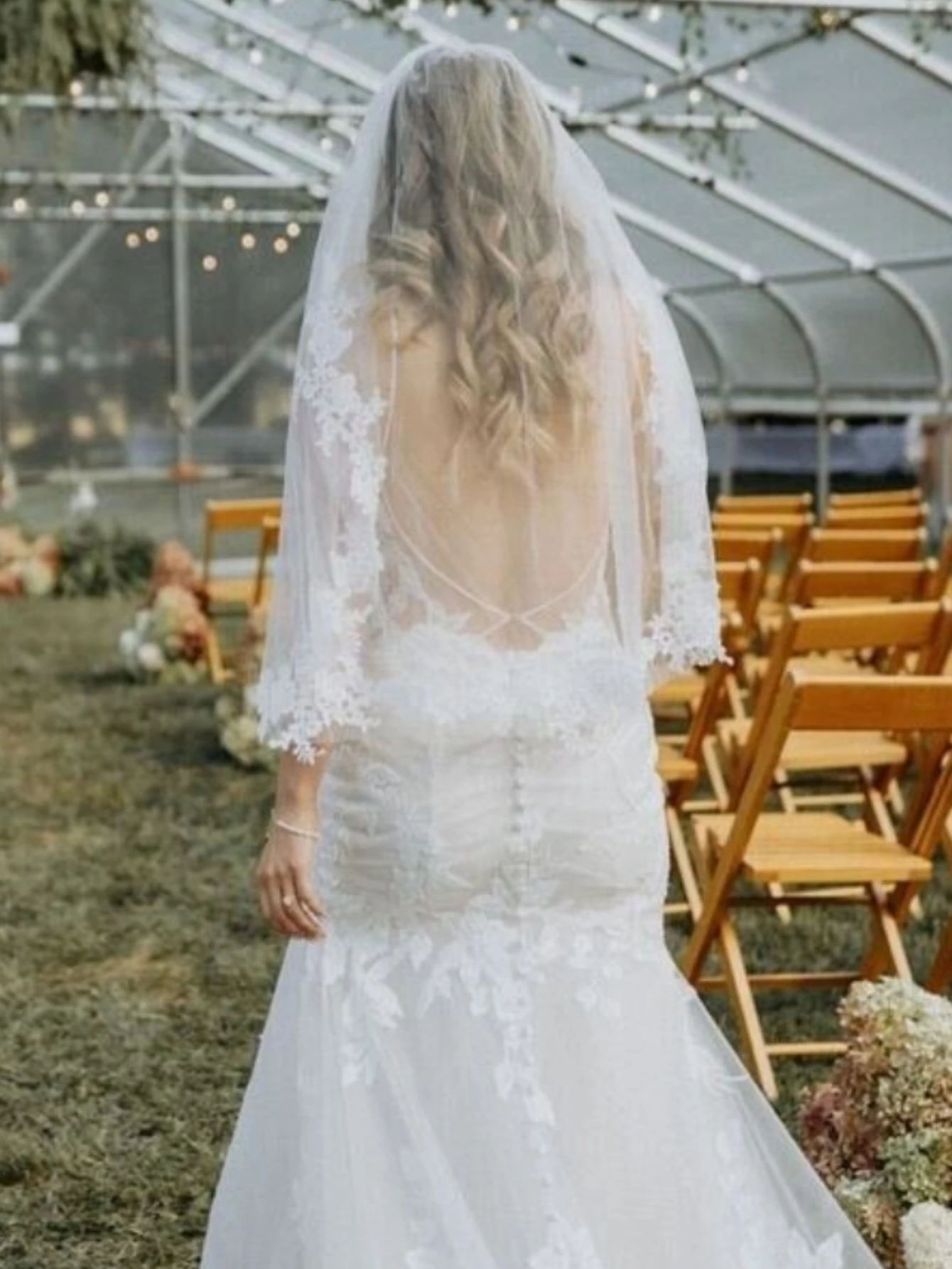 Appliques Decor Bridal Veil With Hair Comb Wedding Veil For Bride
Appliques Decor Bridal Veil With Hair Comb Wedding Veil For Bride