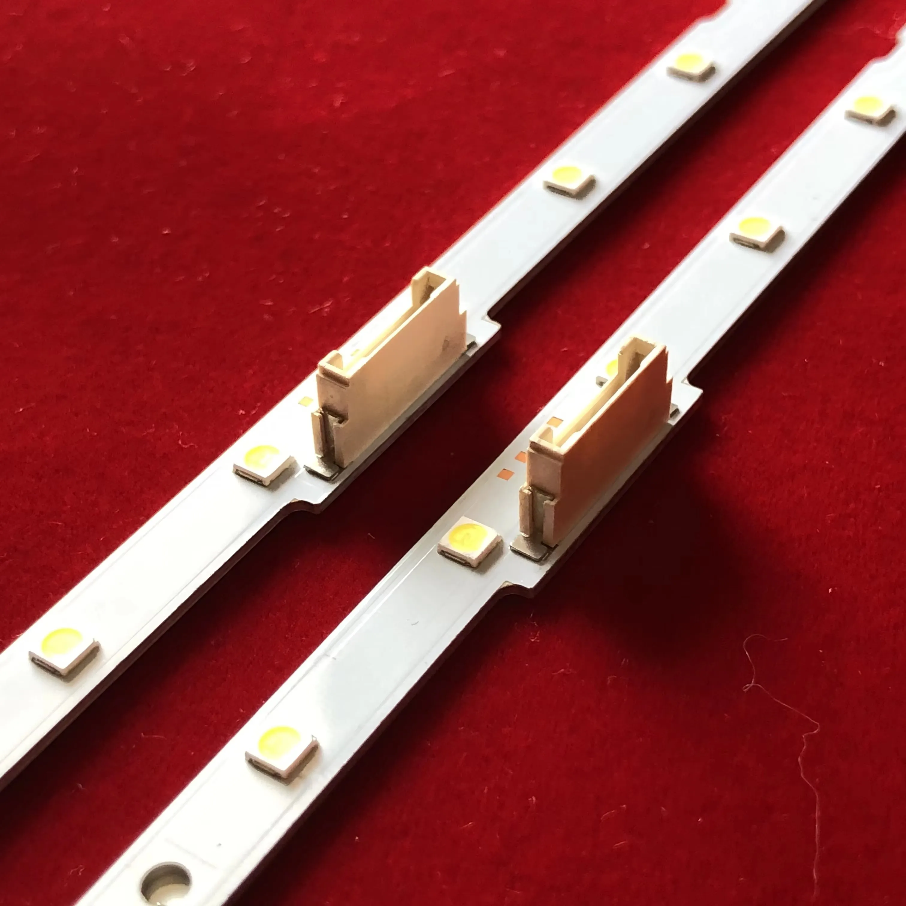 10PCS LED Backlight Strip for AOT_40_NU7100F BN61-15481X UA40NU7100 UA40NU7300 UN40NU6070 UN40NU7100 UN40NU7300 CY-NN040HGLV3V
10PCS LED Backlight Strip for AOT_40_NU7100F BN61-15481X UA40NU7100 UA40NU7300 UN40NU6070 UN40NU7100 UN40NU7300 CY-NN040HGLV3V