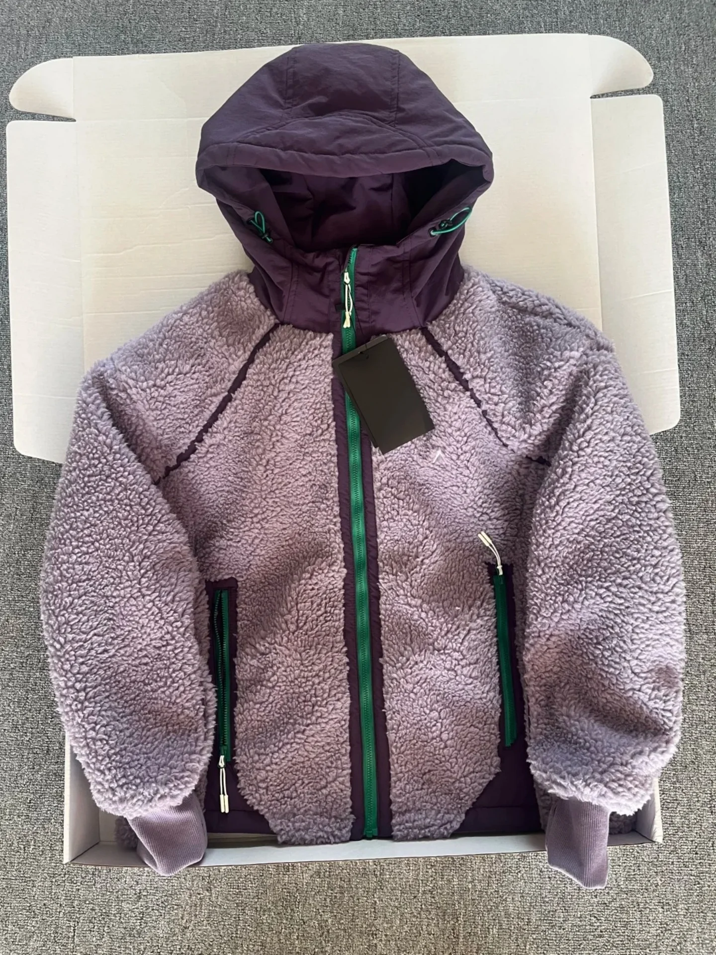 Фиолетовая мужская легкая зимняя куртка из овечьей шерсти с пуховым наполнителем, утепленная, молодежная, модная
Фиолетовая мужская легкая зимняя куртка из овечьей шерсти с пуховым наполнителем, утепленная, молодежная, модная