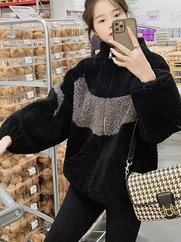 Женская зимняя теплая куртка из искусственного меха овчины, большие размеры, корейский стиль, повседневная, для работы, с высокой талией
Женская зимняя теплая куртка из искусственного меха овчины, большие размеры, корейский стиль, повседневная, для работы, с высокой талией