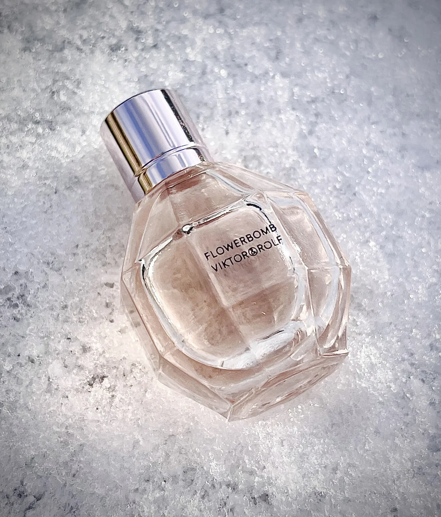 Sweet Floral Perfume 100ml Women Flowerbomb Inspired Long Lasting Elegant Romantic Scent Luxury Gift Daily Wear Spray
Sweet Floral Perfume 100ml Women Flowerbomb Inspired Long Lasting Elegant Romantic Scent Luxury Gift Daily Wear Spray