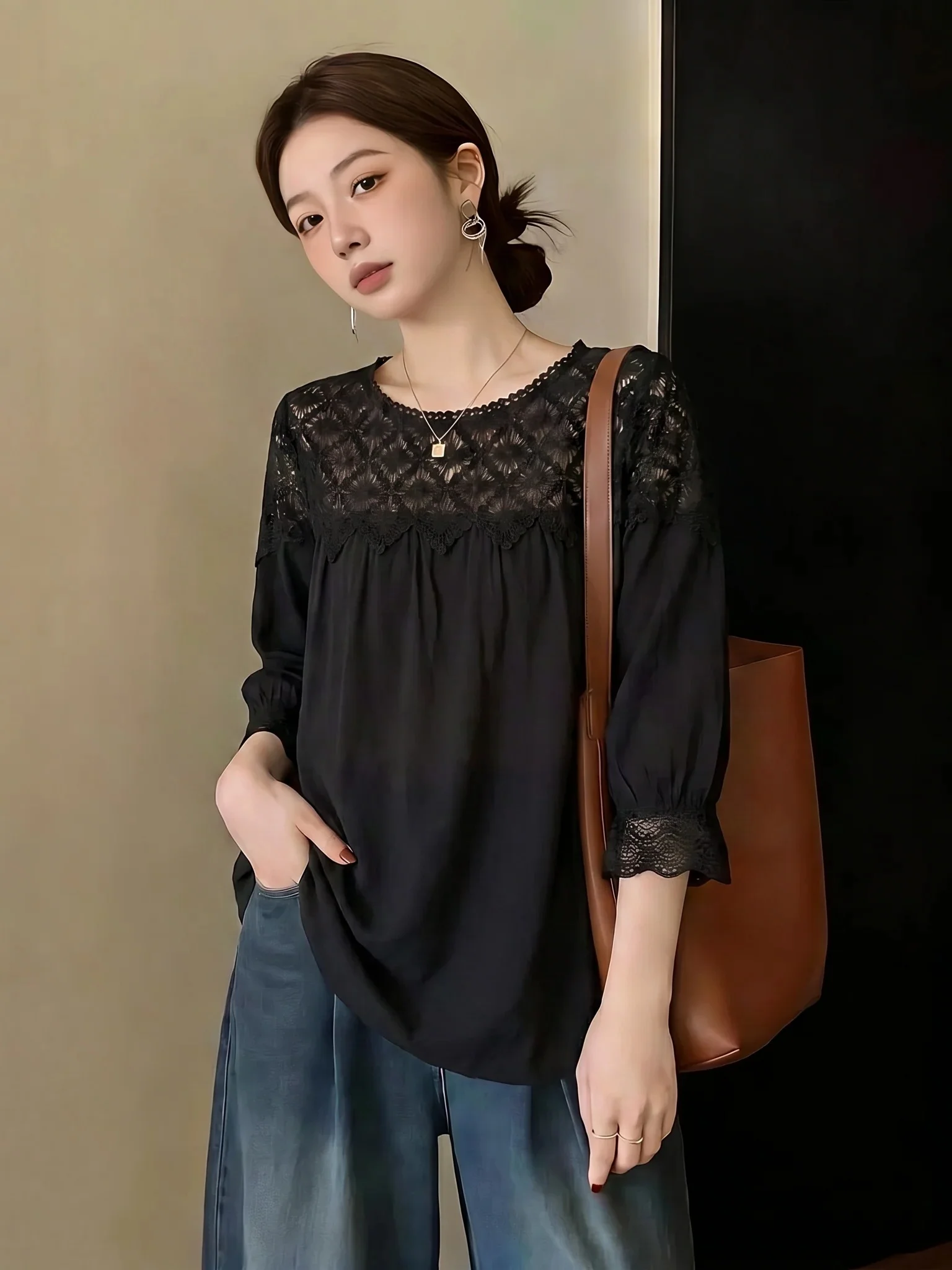 Black Lace Hollow out Flared Sleeve Shirt Women's Short Sleeve Summer New Style plus Size Fashionable Top Korean Style Commut...
Black Lace Hollow out Flared Sleeve Shirt Women's Short Sleeve Summer New Style plus Size Fashionable Top Korean Style Commut...