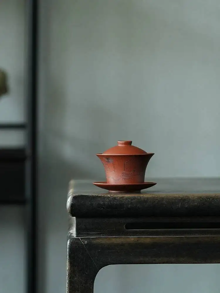Yi Hut Spring High-End Purple Clay Gaiwan, Hand-Carved By A Famous Artist, Gold Sand Base, Clear Design, Three-Talent Tea Bowl
Yi Hut Spring High-End Purple Clay Gaiwan, Hand-Carved By A Famous Artist, Gold Sand Base, Clear Design, Three-Talent Tea Bowl