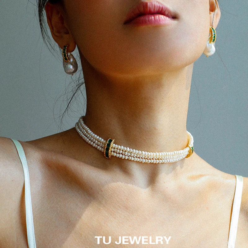 Hepburn-style Retro Multi-layer Natural Pearl Necklace with Baroque Stud Earrings, High-end Collarbone Chain
Hepburn-style Retro Multi-layer Natural Pearl Necklace with Baroque Stud Earrings, High-end Collarbone Chain