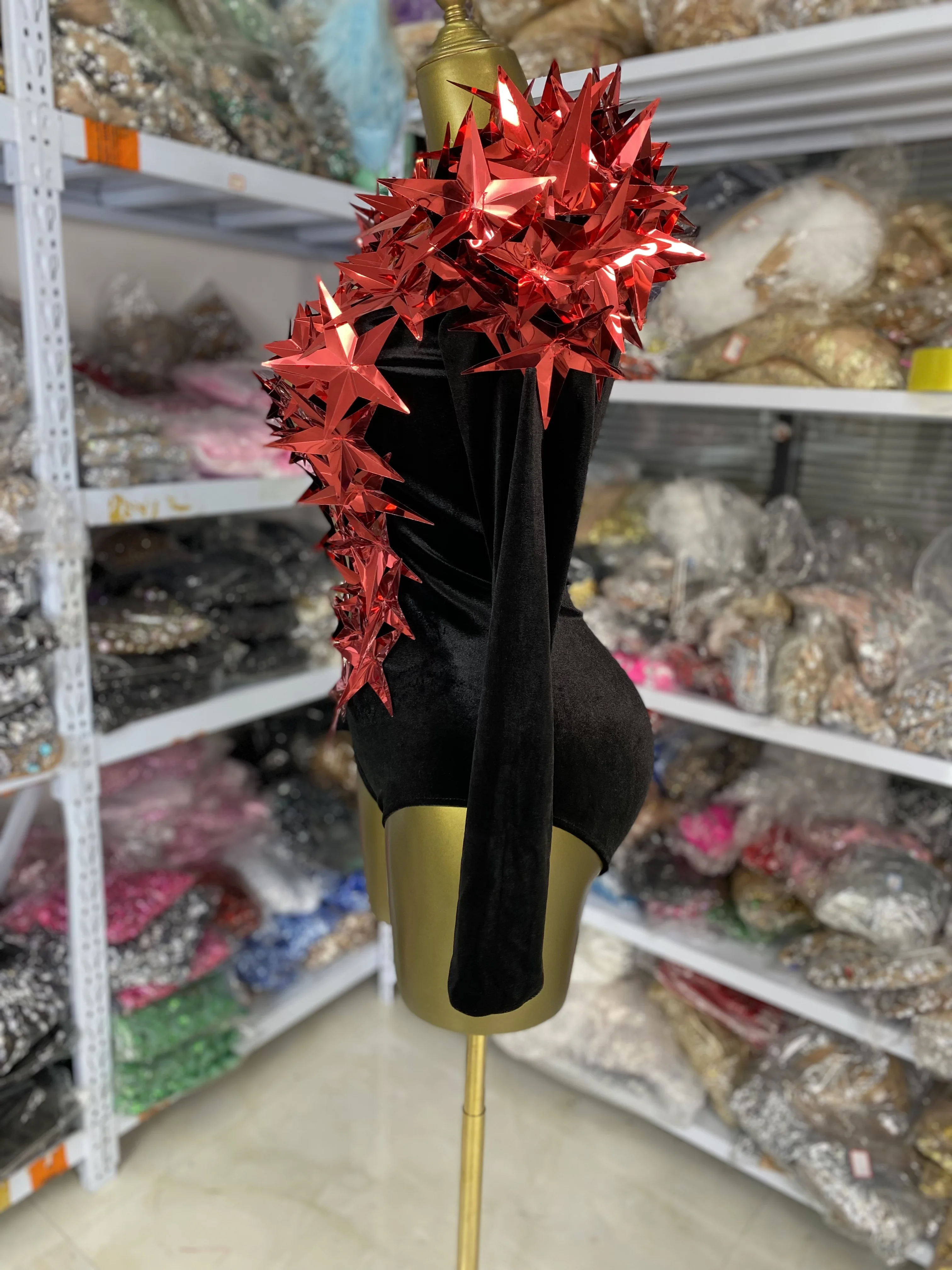 Блестящий красный бархатный купальник с 3D стразами и длинными рукавами K-pop, костюмы для выступлений, вечернее клубное вечернее платье для ночного бара, сценическое платье
Блестящий красный бархатный купальник с 3D стразами и длинными рукавами K-pop, костюмы для выступлений, вечернее клубное вечернее платье для ночного бара, сценическое платье