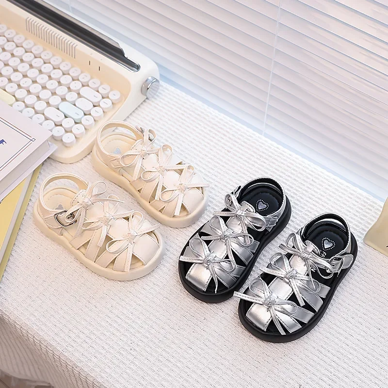 Princess Sandals for Girls Summer New Butterfly Knot Beach Shoes Casual Rubber Bottom Kids Footwear Small Girls Casual Shoes
Princess Sandals for Girls Summer New Butterfly Knot Beach Shoes Casual Rubber Bottom Kids Footwear Small Girls Casual Shoes