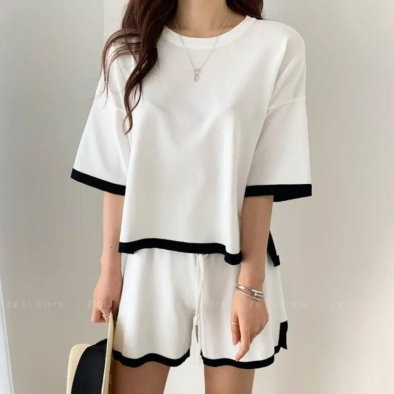 2026 Korean Summer Minimalist Knit Short-sleeve T-shirt & Lightweight Ice Silk Knit Two-piece Set with Shorts
2026 Korean Summer Minimalist Knit Short-sleeve T-shirt & Lightweight Ice Silk Knit Two-piece Set with Shorts