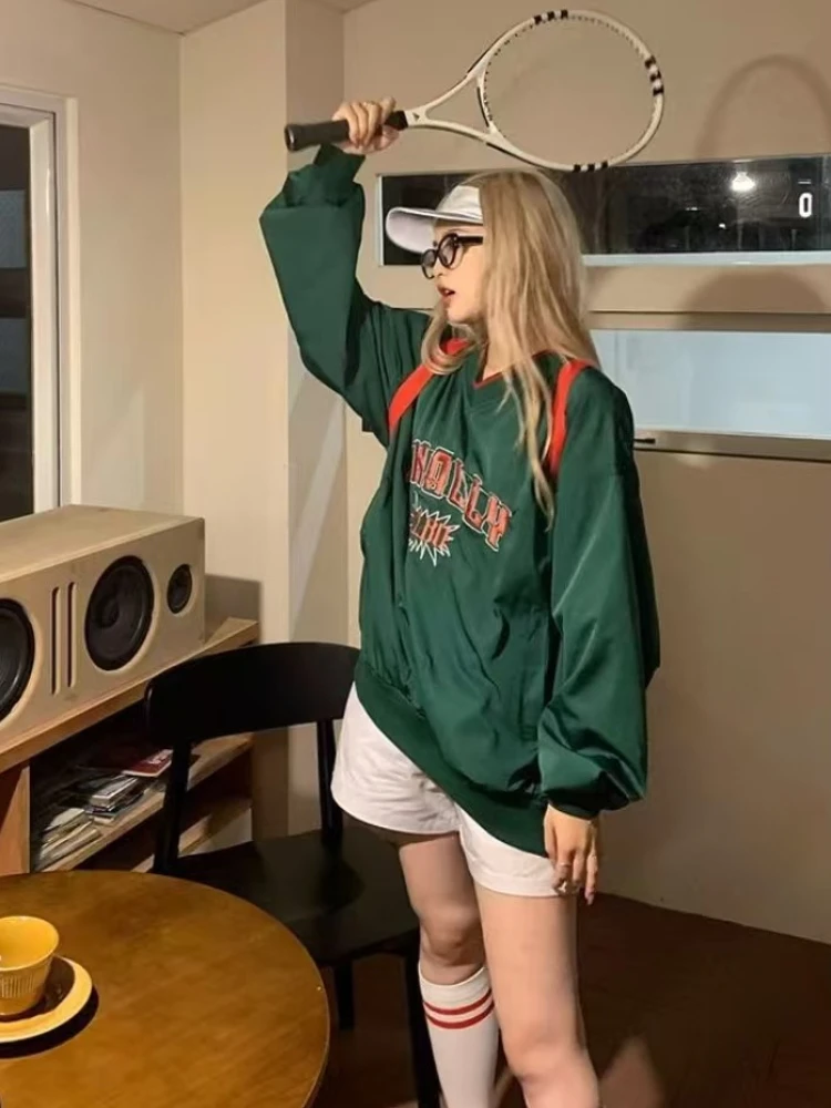 American Retro Y2K Basketball Sweatshirt Men Women Sporty Print Pullover Hip Hop V-neck Oversized Tops Casual Hoodie Streetwear
American Retro Y2K Basketball Sweatshirt Men Women Sporty Print Pullover Hip Hop V-neck Oversized Tops Casual Hoodie Streetwear