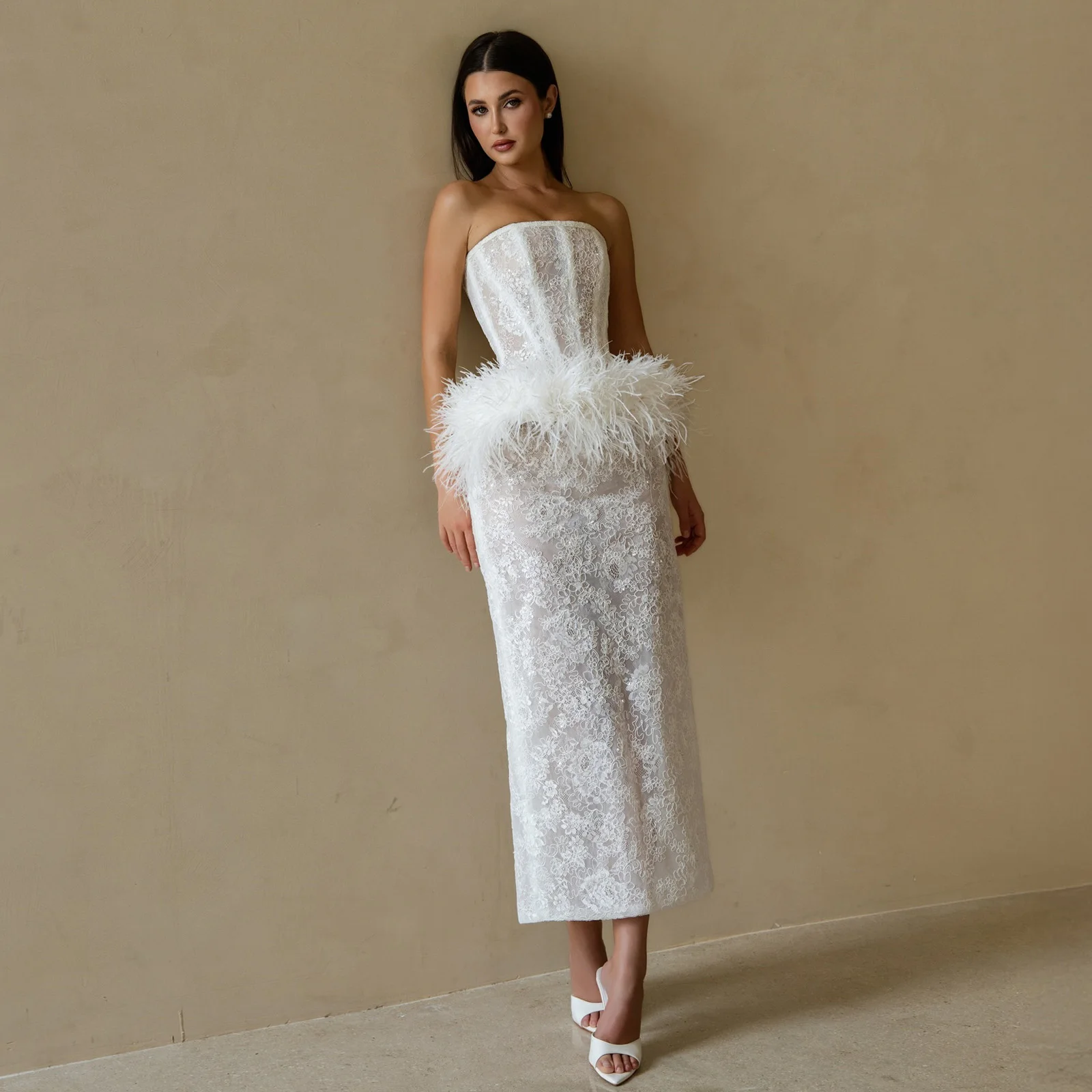 Stunning White Lace Bridal Dress 2026 Fluffy Feather Trim Strapless Evening Dresses African Party Gown Custom Formal Dress
Stunning White Lace Bridal Dress 2026 Fluffy Feather Trim Strapless Evening Dresses African Party Gown Custom Formal Dress