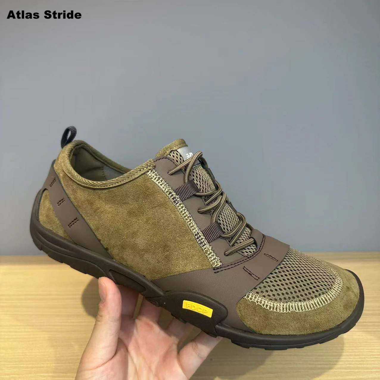Men's Suede Mesh Casual Shoes Breathable Lace-Up Non-Slip Sole Lightweight Outdoor Daily Walking Comfortable Summer Footwear
Men's Suede Mesh Casual Shoes Breathable Lace-Up Non-Slip Sole Lightweight Outdoor Daily Walking Comfortable Summer Footwear