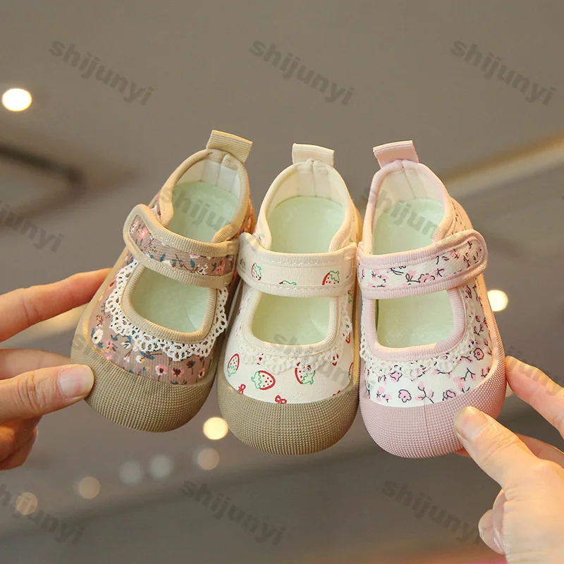 Baby Girl Summer New Concise Comfortable Breathable Kids Sneakers Sweet Ditsy Floral Lace First Walkers Lightweight Soft Sole
Baby Girl Summer New Concise Comfortable Breathable Kids Sneakers Sweet Ditsy Floral Lace First Walkers Lightweight Soft Sole