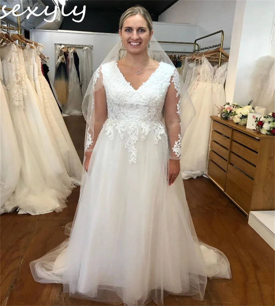 Custom Made Plus Size Wedding Dress With Lace Elegant Long Sleeve V Neck Appliques Lace Bridal Gowns Fancy Tulle Country Bride
Custom Made Plus Size Wedding Dress With Lace Elegant Long Sleeve V Neck Appliques Lace Bridal Gowns Fancy Tulle Country Bride