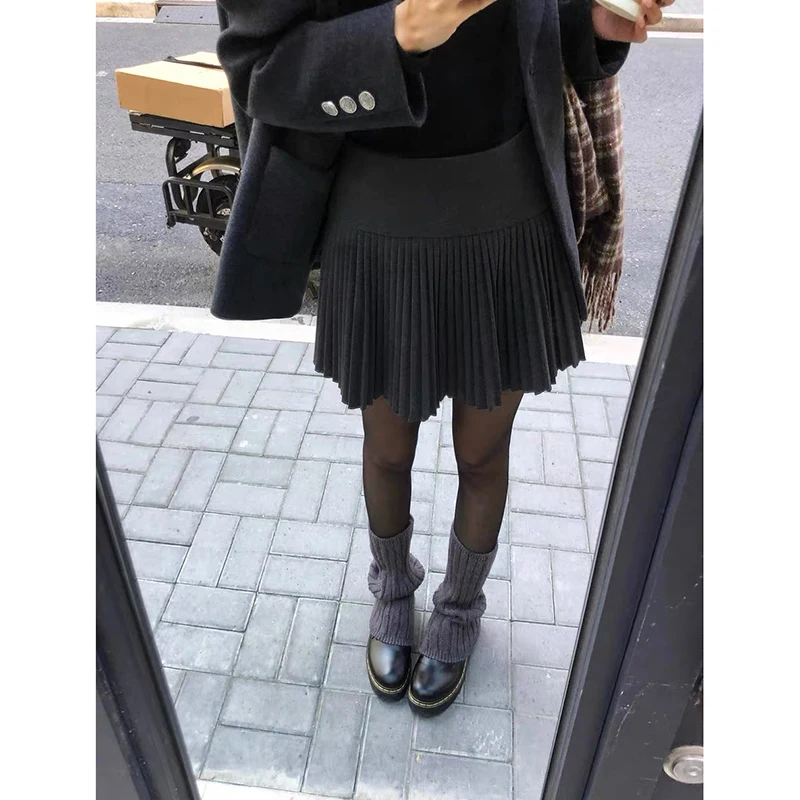 ZHIZOU Женская серая плиссированная юбка в американском винтажном стиле преппи с низкой талией JK Мини-юбка Harajuku Y2k Юбки трапециевидной формы Одежда 2000-х годов
ZHIZOU Женская серая плиссированная юбка в американском винтажном стиле преппи с низкой талией JK Мини-юбка Harajuku Y2k Юбки трапециевидной формы Одежда 2000-х годов