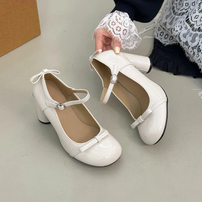 French Bow Mary Jane Block Heel High Heels Women 2026 Spring New Temperament High-end Block Heel Single Shoes
French Bow Mary Jane Block Heel High Heels Women 2026 Spring New Temperament High-end Block Heel Single Shoes