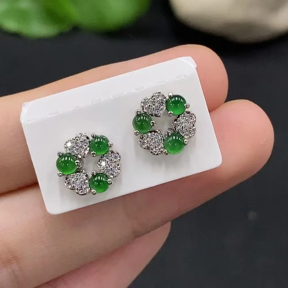 New products are on the shelves, natural A jadeite clover little rich woman jewelry temperament full of green big explosion earr
New products are on the shelves, natural A jadeite clover little rich woman jewelry temperament full of green big explosion earr