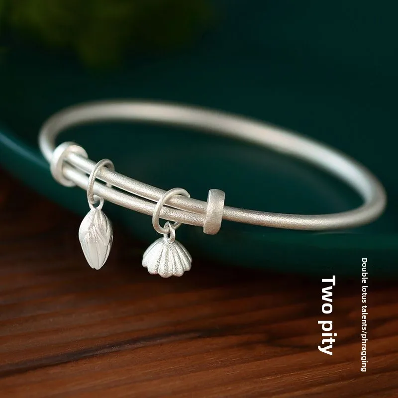 New Ancient Craft Inherited Retro Style Solid Bracelet Lotus Seed Pod Matte Hand Jewelry
New Ancient Craft Inherited Retro Style Solid Bracelet Lotus Seed Pod Matte Hand Jewelry