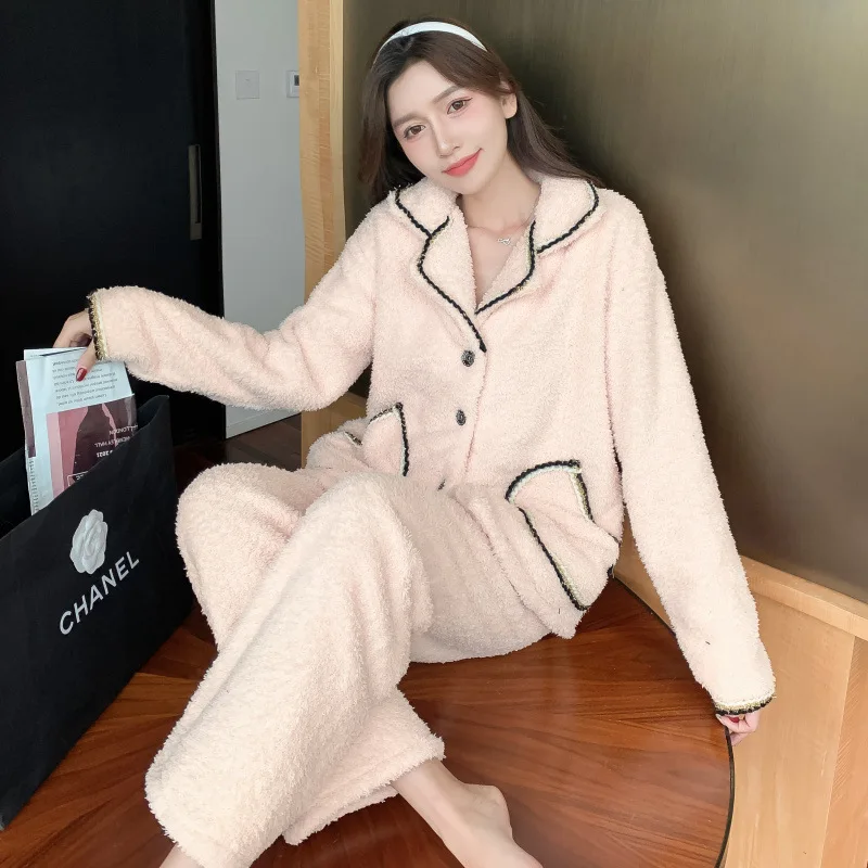 Pajamas For Women In Autumn And Winter 2022 New Style Long Sleeved Cardigan Rice Velvet Loose Casual Home Wear Suit Can Be Worn
Pajamas For Women In Autumn And Winter 2022 New Style Long Sleeved Cardigan Rice Velvet Loose Casual Home Wear Suit Can Be Worn