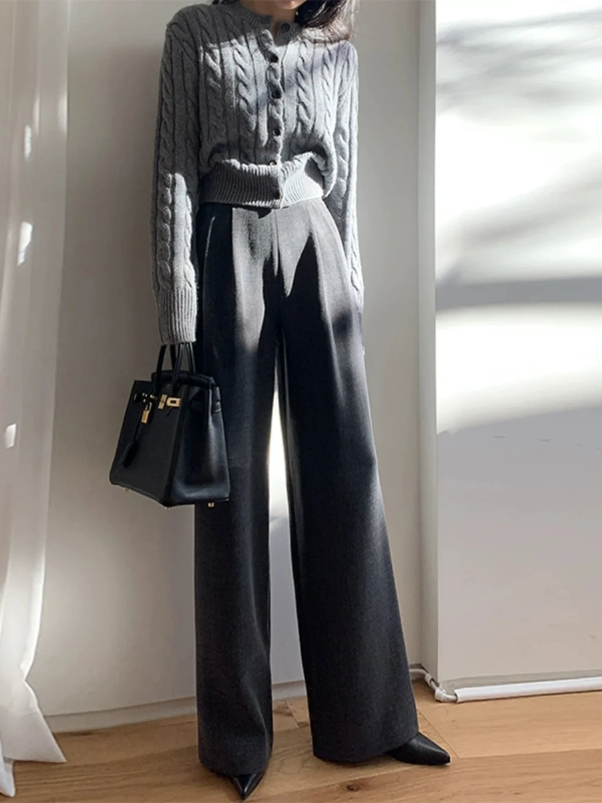 ay Suit Pants Women's Spring Autumn Narrow Version Wide Leg Pants Pleated Wide Leg Profional Straight Long Pants Commute...
ay Suit Pants Women's Spring Autumn Narrow Version Wide Leg Pants Pleated Wide Leg Profional Straight Long Pants Commute...