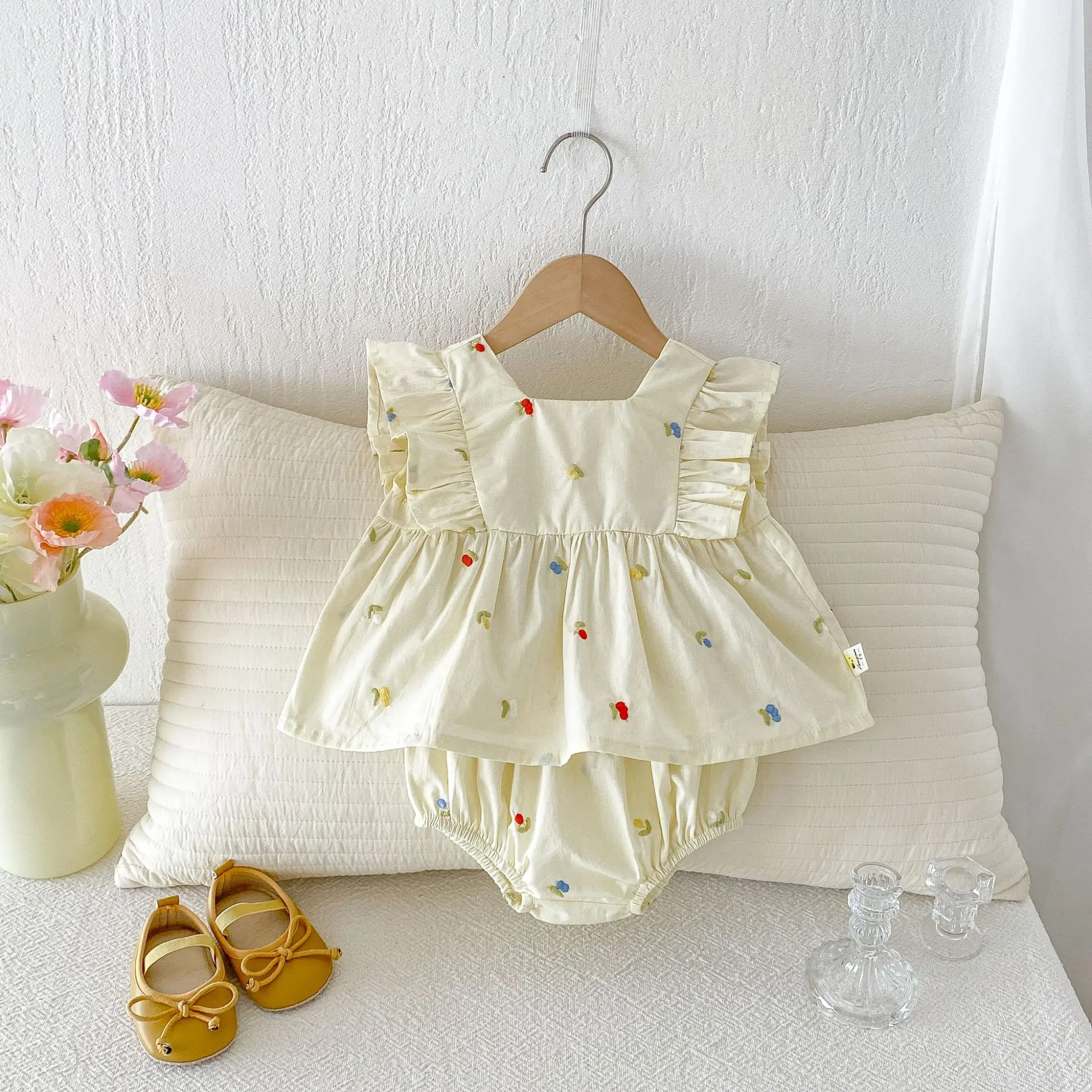 2026 Summer New Baby Girl Sleeveless Clothes Set Infant Girl Sweet Cute Solid Vest + Pp Shorts 2pcs Suit Cotton Toddler Outfits
2026 Summer New Baby Girl Sleeveless Clothes Set Infant Girl Sweet Cute Solid Vest + Pp Shorts 2pcs Suit Cotton Toddler Outfits