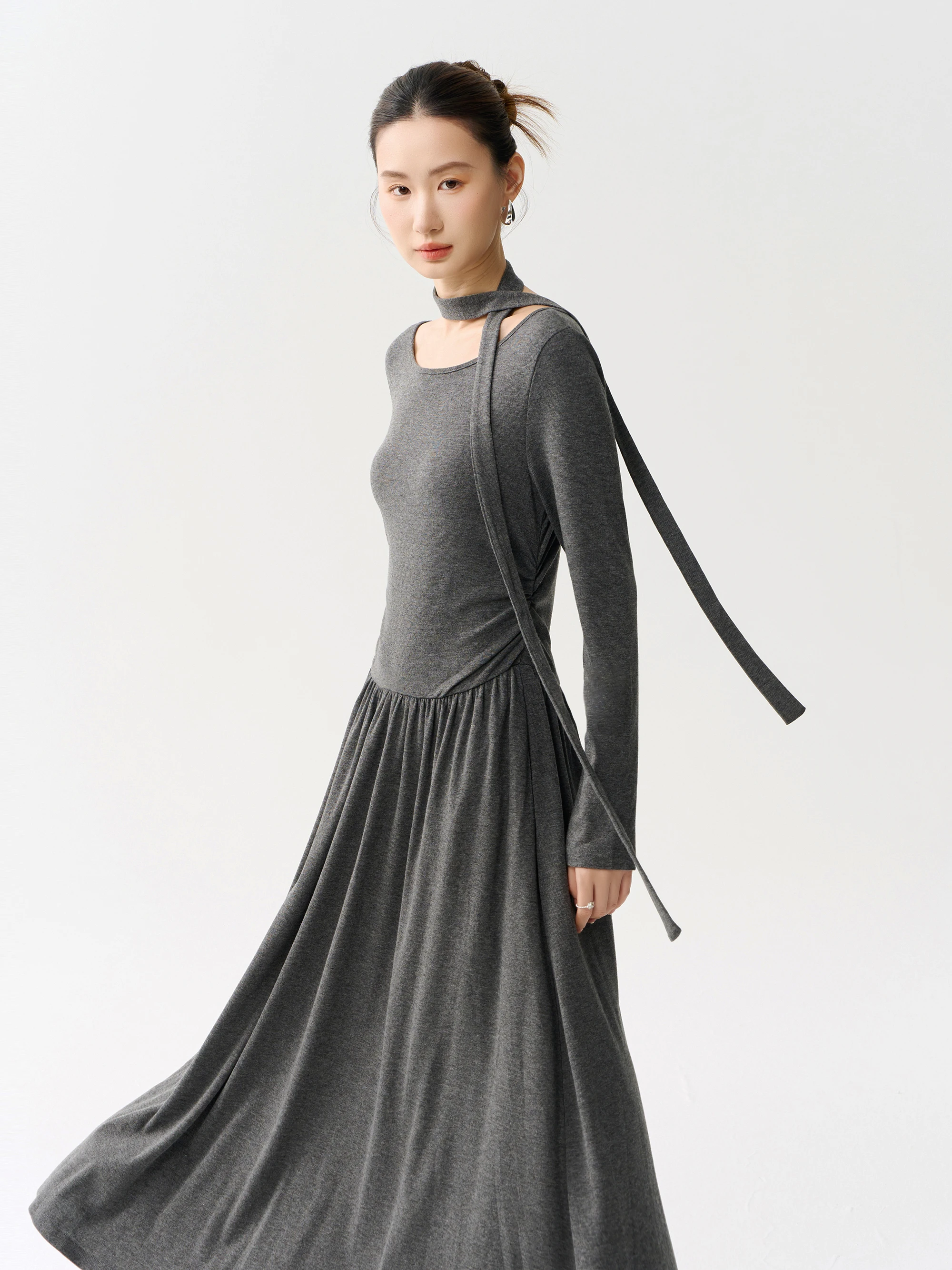 Gray Long Sleeve Knitted Dress Women's Autumn Winter Design Sense Side Pleat Sash round Neck Base Skirt Casual High Waist
Gray Long Sleeve Knitted Dress Women's Autumn Winter Design Sense Side Pleat Sash round Neck Base Skirt Casual High Waist
